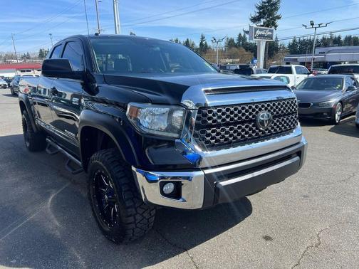 Midnight Black Metallic 2018 Toyota Tundra SR5