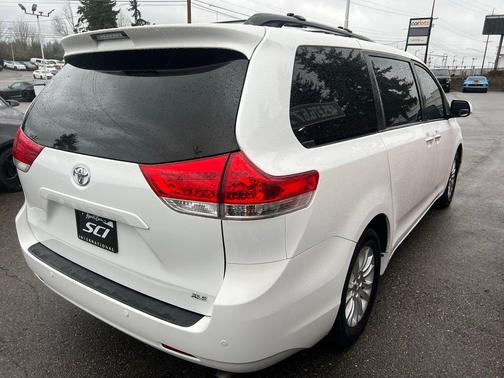 2013 Toyota Sienna XLE