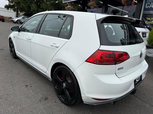 2016 Volkswagen Golf GTI 2.0T SE 4-Door