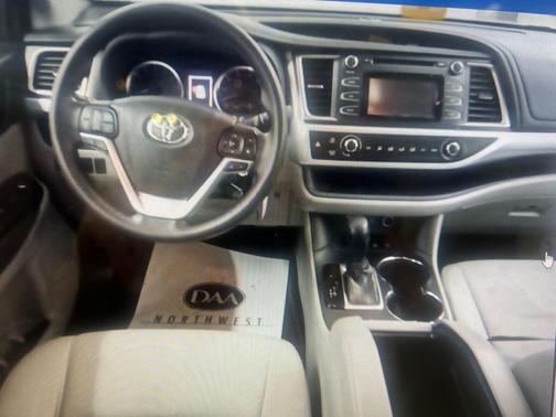 2018 Toyota Highlander LE