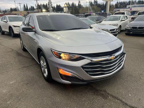 Silver Ice Metallic 2021 Chevrolet Malibu 1LS
