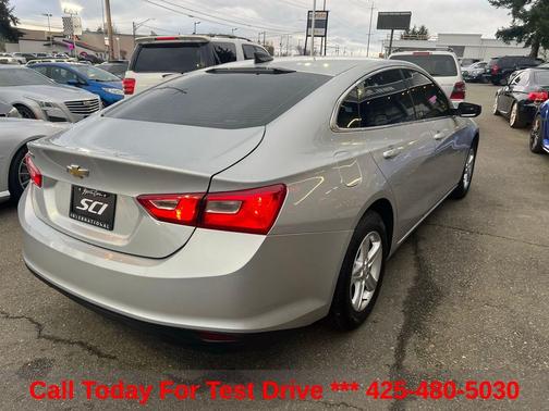 Silver Ice Metallic 2021 Chevrolet Malibu 1LS