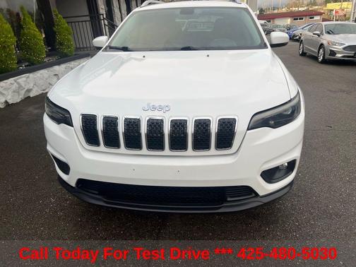 Bright White Clearcoat 2019 Jeep Cherokee Latitude Plus