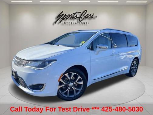 Bright White Clearcoat 2017 Chrysler Pacifica Limited