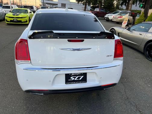 2018 Chrysler 300 Limited