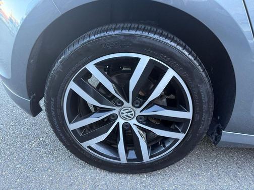 2015 Volkswagen Golf Auto TSI SE
