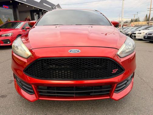 2018 Ford Focus ST 