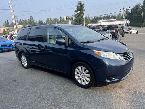 2011 Toyota Sienna LE