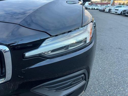 2020 Volvo S60 T5 Momentum