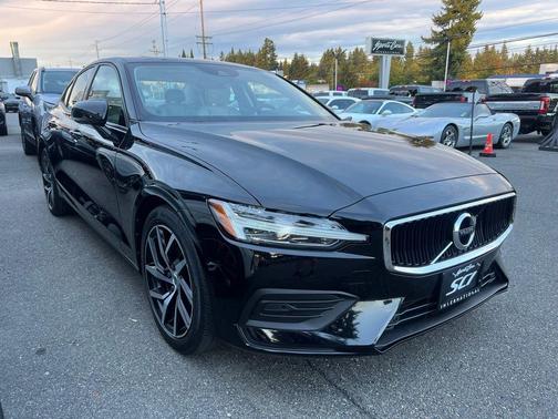 2020 Volvo S60 T5 Momentum