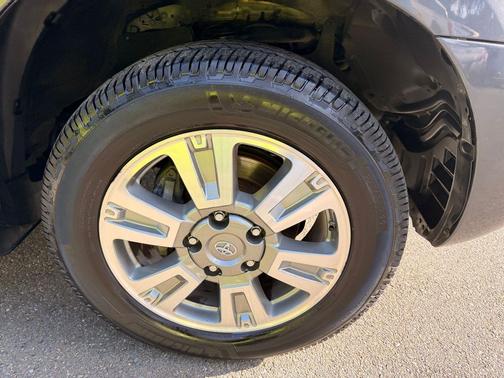 2011 Toyota Sequoia SR5