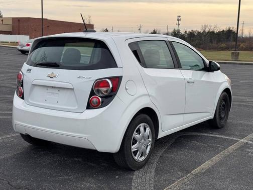2016 Chevrolet Sonic LS
