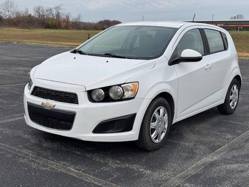 2016 Chevrolet Sonic LS