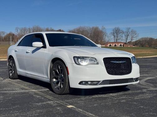 2016 Chrysler 300 S