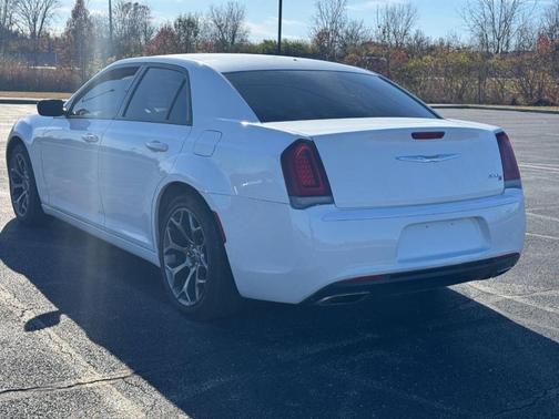 2016 Chrysler 300 S