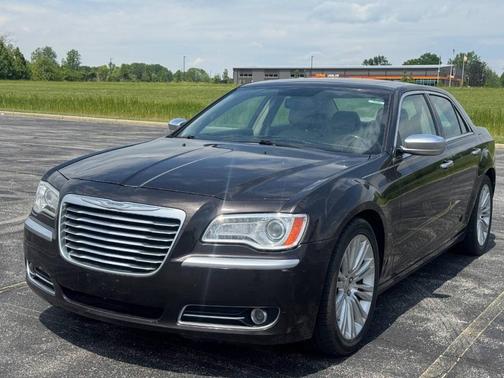 Brown Pearlcoat 2013 Chrysler 300C Luxury Series