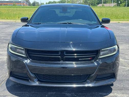 Pitch Black Clearcoat 2017 Dodge Charger SE