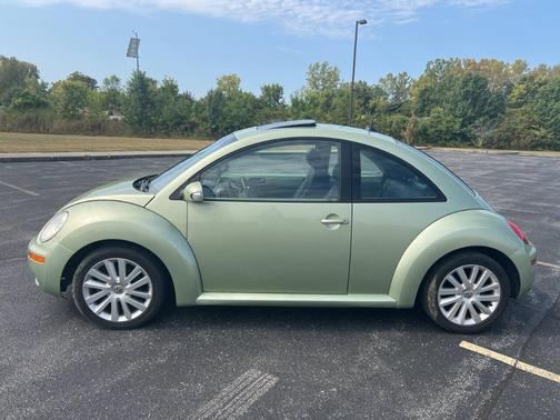2008 Volkswagen New Beetle SE