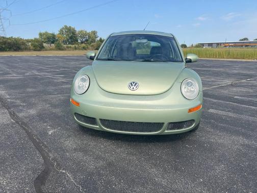 2008 Volkswagen New Beetle SE