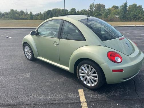 2008 Volkswagen New Beetle SE