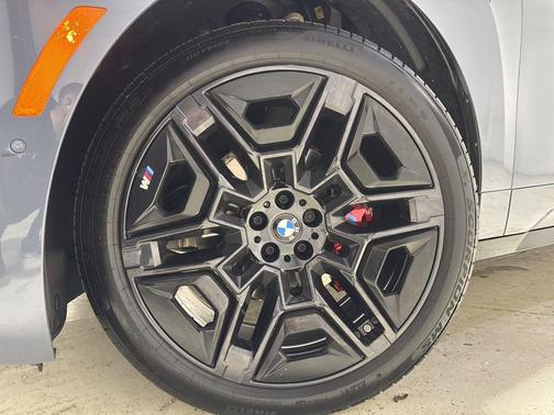 2026 BMW iX xDrive60