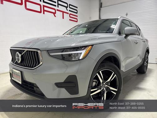 2025 Volvo XC40 B5 Core Bright Theme