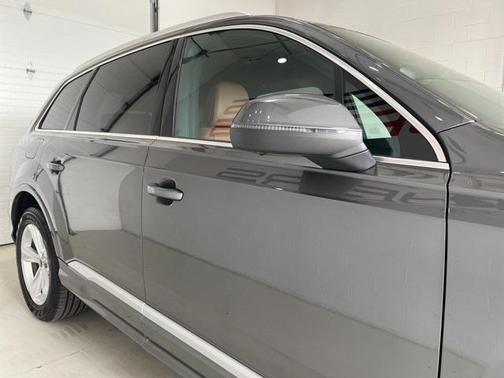 2021 Audi Q7 45 Premium