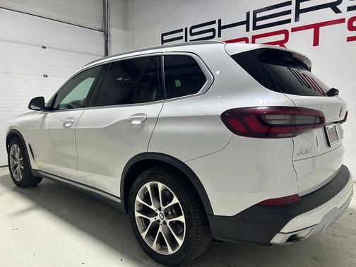 White 2023 BMW X5 xDrive40i