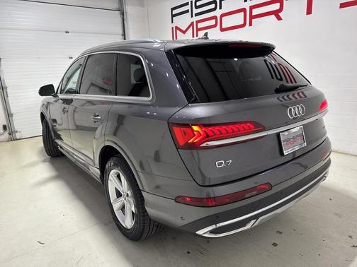 2023 Audi Q7 45 Premium Plus