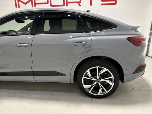 2024 Audi Q4 e-tron Premium Plus 50 quattro