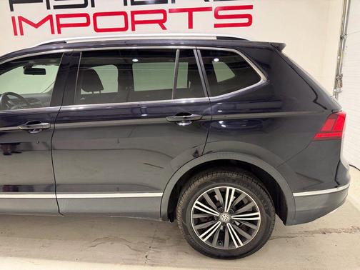 Pearl Metallic 2018 Volkswagen Tiguan 2.0T SEL