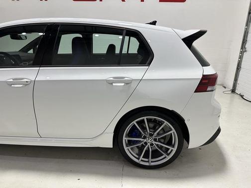 2024 Volkswagen Golf R 2.0T Manual