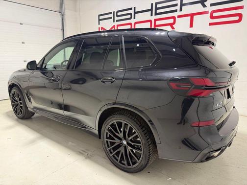 Black 2024 BMW X5 xDrive40i