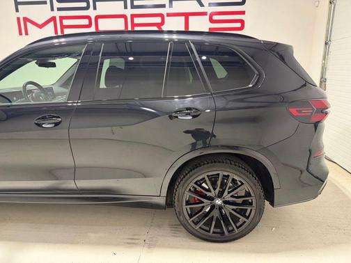 Black 2024 BMW X5 xDrive40i