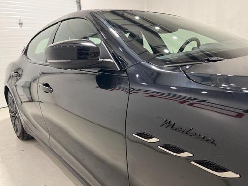 2022 Maserati Ghibli Modena Q4