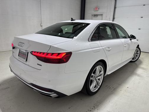 2023 Audi A4 45 S line Premium