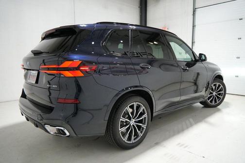 Carbon Black Metallic 2024 BMW X5 xDrive40i