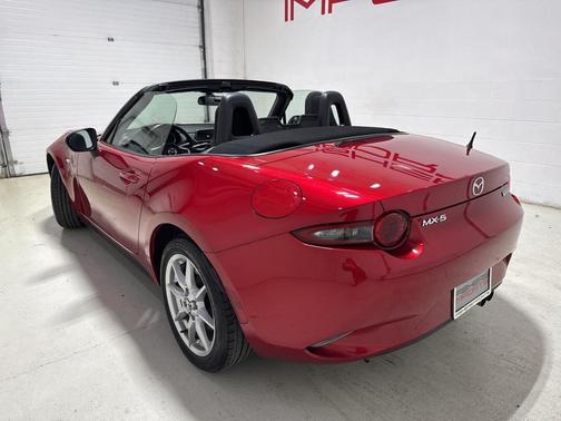 2016 Mazda MX-5 Miata Sport