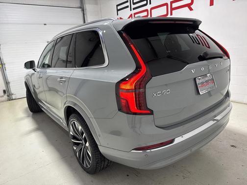 2025 Volvo XC90 B6 Plus 7-Seater