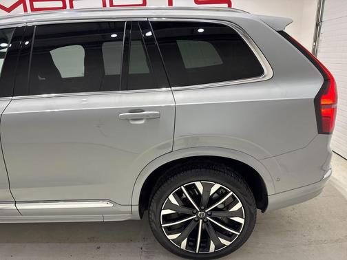 2025 Volvo XC90 B6 Plus 7-Seater