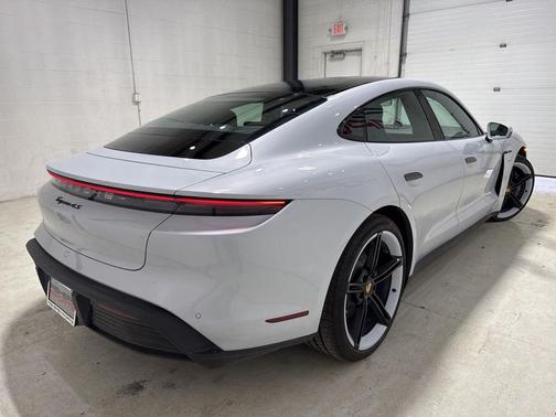 2024 Porsche Taycan 4S