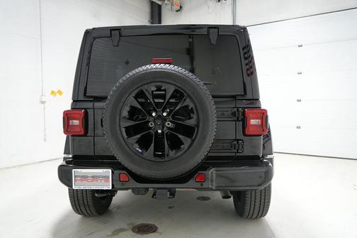 Black Clearcoat 2022 Jeep Wrangler Unlimited Sahara