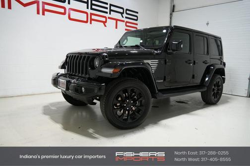 Black Clearcoat 2022 Jeep Wrangler Unlimited Sahara