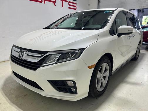 White Diamond Pearl 2019 Honda Odyssey EX-L