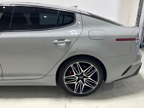 Aurora Black 2022 Kia Stinger GT2