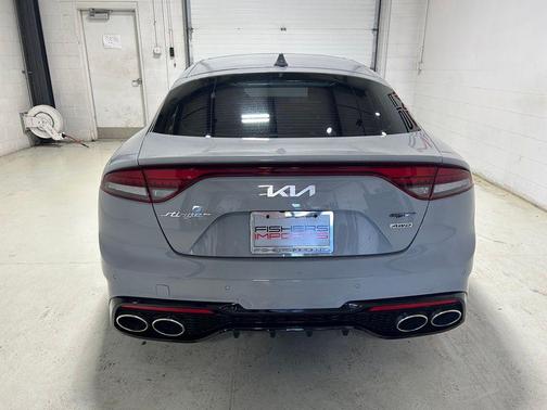 Aurora Black 2022 Kia Stinger GT2