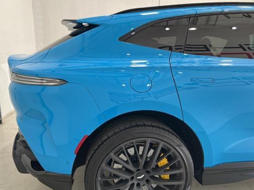 2023 Aston Martin DBX 707