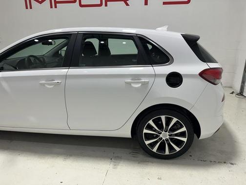 2018 Hyundai Elantra GT Base