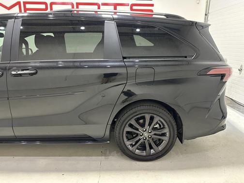 2025 Toyota Sienna XSE 7 Passenger