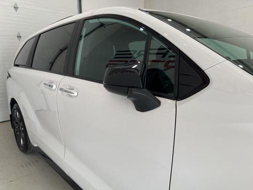 2025 Toyota Sienna XSE 7 Passenger